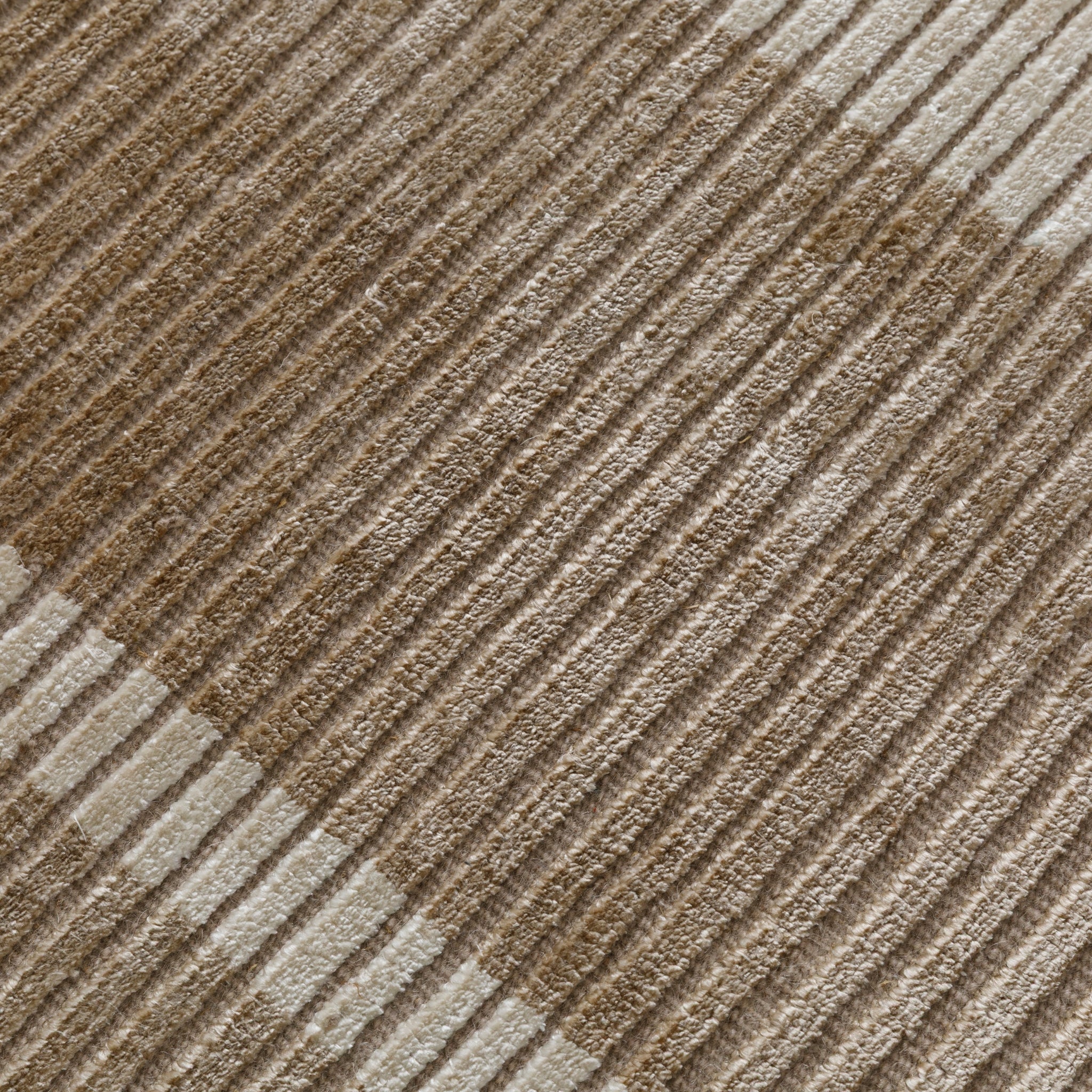 Hand Knotted Linea Rug